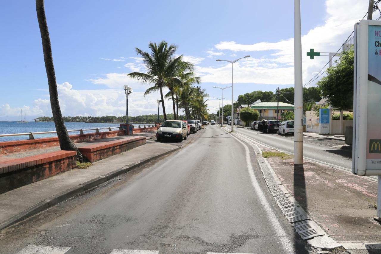 Dlo Doubout Les Pieds Dans L'Eau Apartment Sainte-Anne  Exterior photo