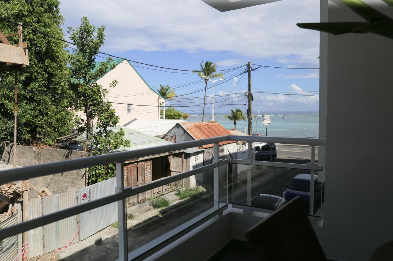 Dlo Doubout Les Pieds Dans L'Eau Apartment Sainte-Anne  Exterior photo